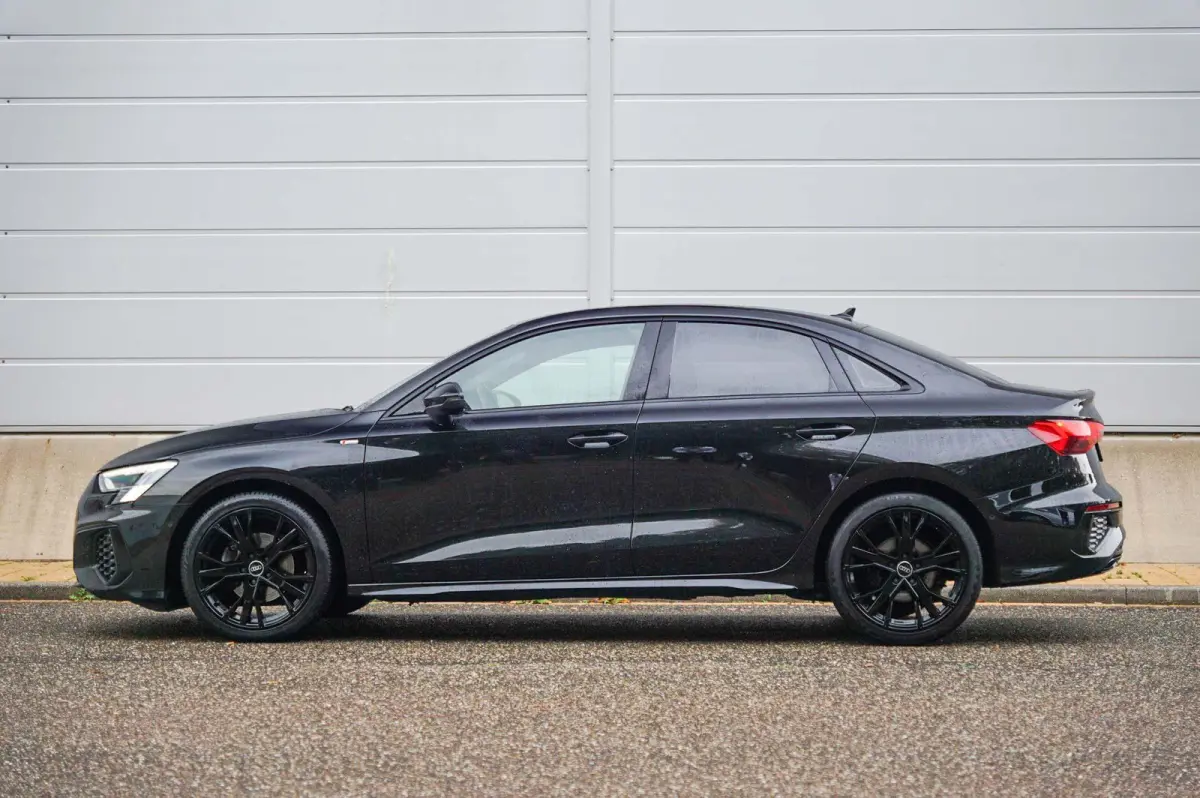 35 TFSI 150pk S-tronic S Edition | Panoramadak | Camera | Matrix LED | PDC V/A | 18" Velgen