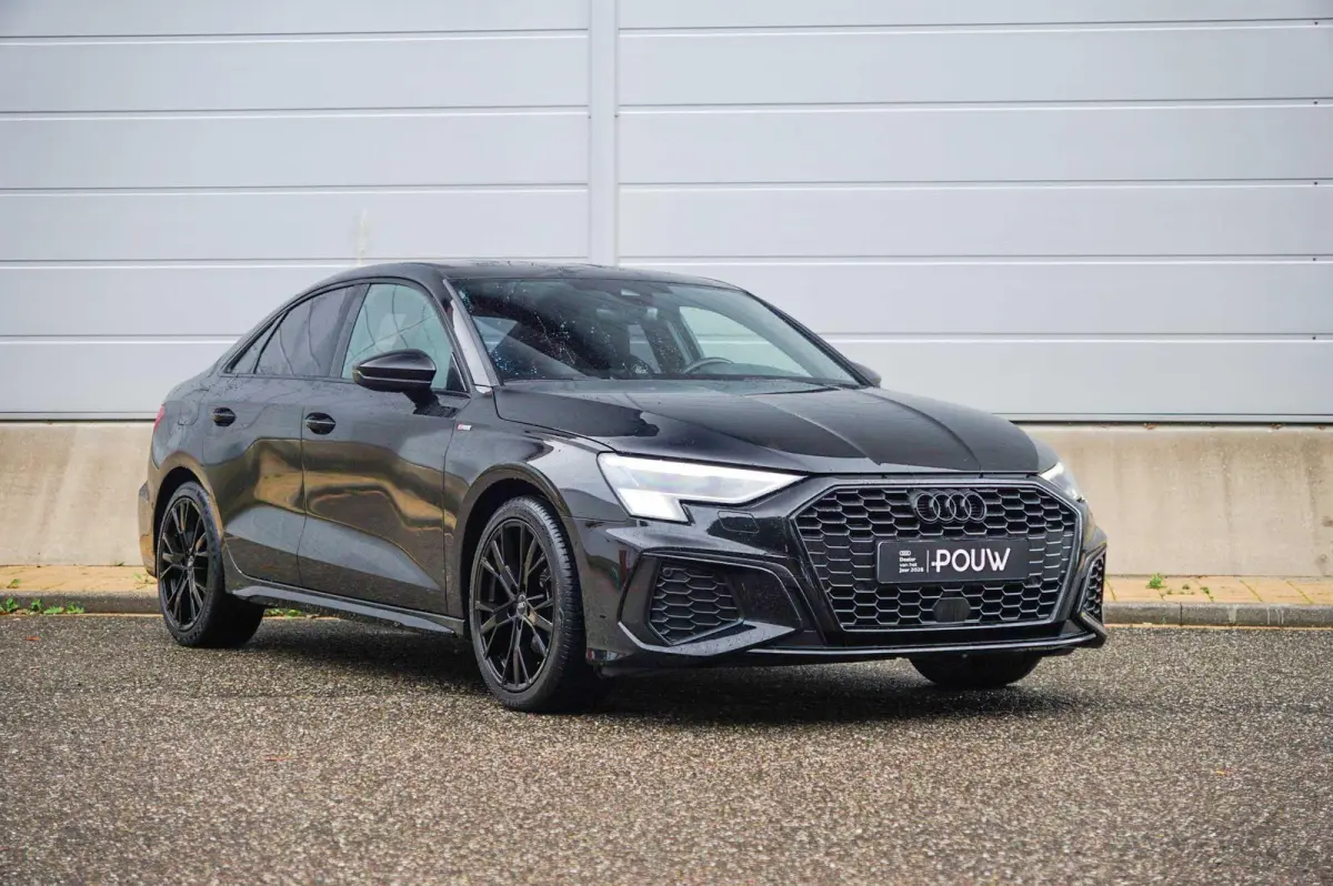 35 TFSI 150pk S-tronic S Edition | Panoramadak | Camera | Matrix LED | PDC V/A | 18" Velgen