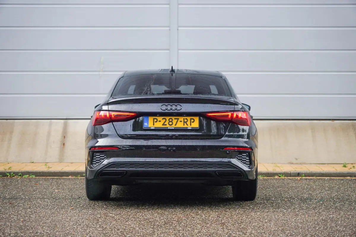 35 TFSI 150pk S-tronic S Edition | Panoramadak | Camera | Matrix LED | PDC V/A | 18" Velgen