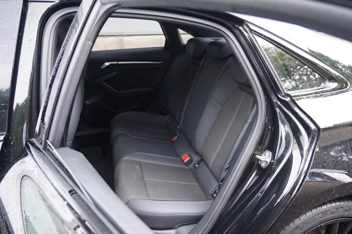 35 TFSI 150pk S-tronic S Edition | Panoramadak | Camera | Matrix LED | PDC V/A | 18" Velgen