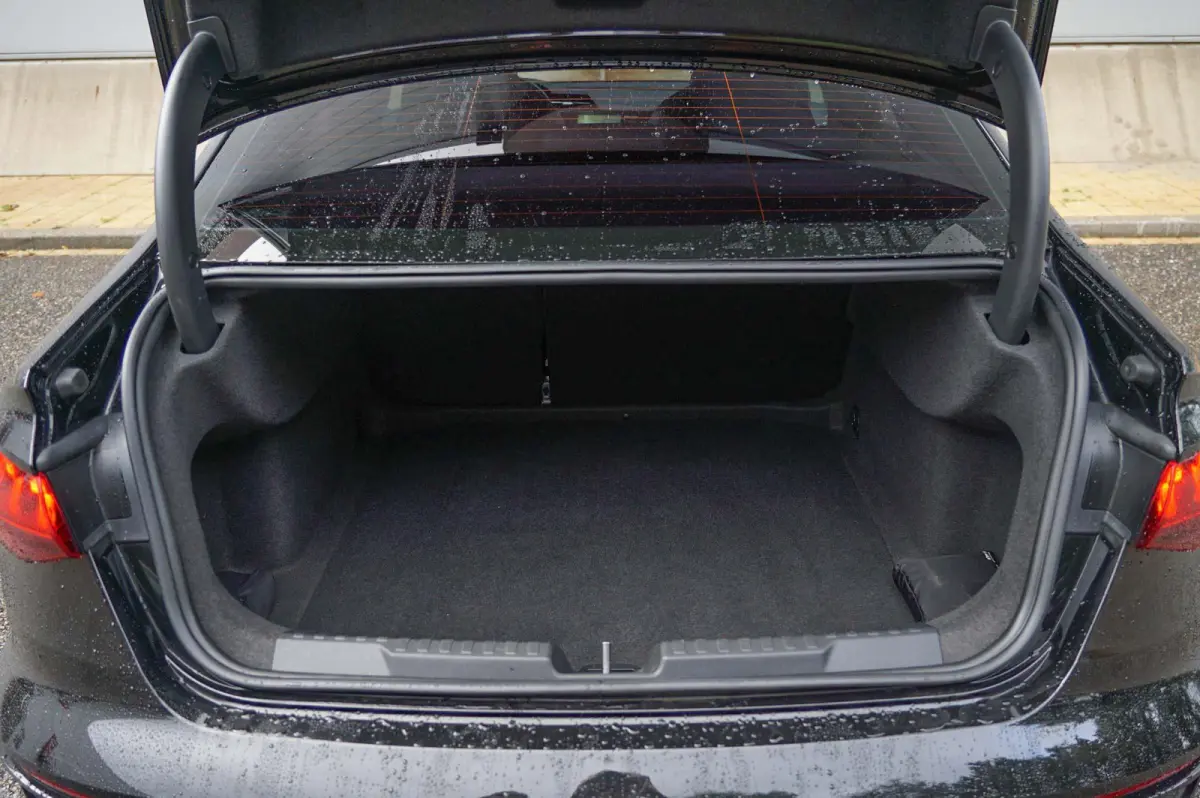 35 TFSI 150pk S-tronic S Edition | Panoramadak | Camera | Matrix LED | PDC V/A | 18" Velgen