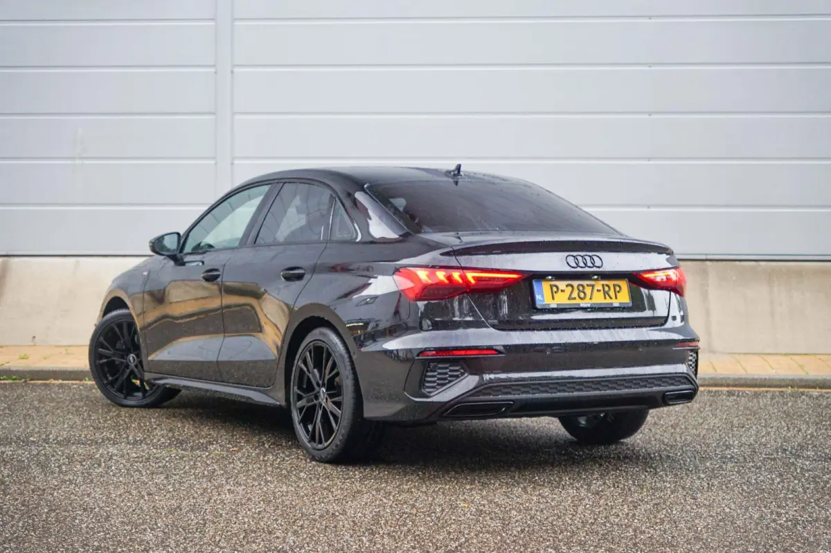 35 TFSI 150pk S-tronic S Edition | Panoramadak | Camera | Matrix LED | PDC V/A | 18" Velgen