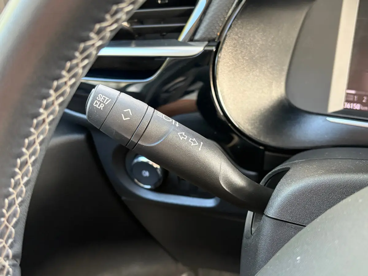 1.2 100 PK Elegance | NAVIGATIE + APPLE CARPLAY/ANDROID AUTO| CAMERA + PARKEERSENSOREN ACHTER| LED KOPLAMPEN| ELEC. CLIMATIE CONTROL| DAB| EERSTE EIGENAAR| DEALER ONDERHOUDEN|