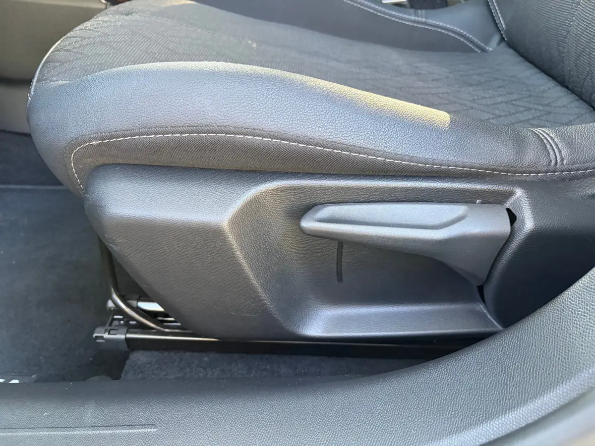 1.2 100 PK Elegance | NAVIGATIE + APPLE CARPLAY/ANDROID AUTO| CAMERA + PARKEERSENSOREN ACHTER| LED KOPLAMPEN| ELEC. CLIMATIE CONTROL| DAB| EERSTE EIGENAAR| DEALER ONDERHOUDEN|