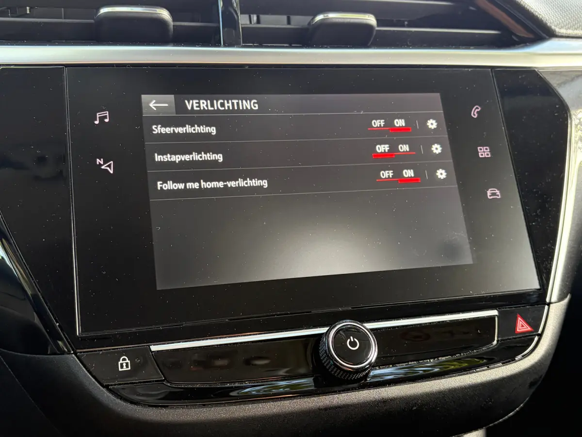 1.2 100 PK Elegance | NAVIGATIE + APPLE CARPLAY/ANDROID AUTO| CAMERA + PARKEERSENSOREN ACHTER| LED KOPLAMPEN| ELEC. CLIMATIE CONTROL| DAB| EERSTE EIGENAAR| DEALER ONDERHOUDEN|