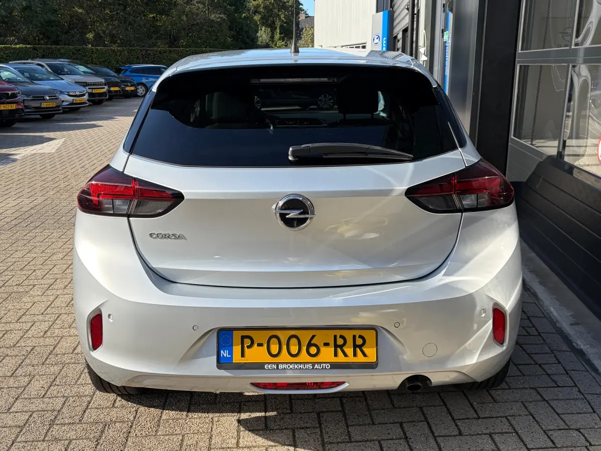 1.2 100 PK Elegance | NAVIGATIE + APPLE CARPLAY/ANDROID AUTO| CAMERA + PARKEERSENSOREN ACHTER| LED KOPLAMPEN| ELEC. CLIMATIE CONTROL| DAB| EERSTE EIGENAAR| DEALER ONDERHOUDEN|