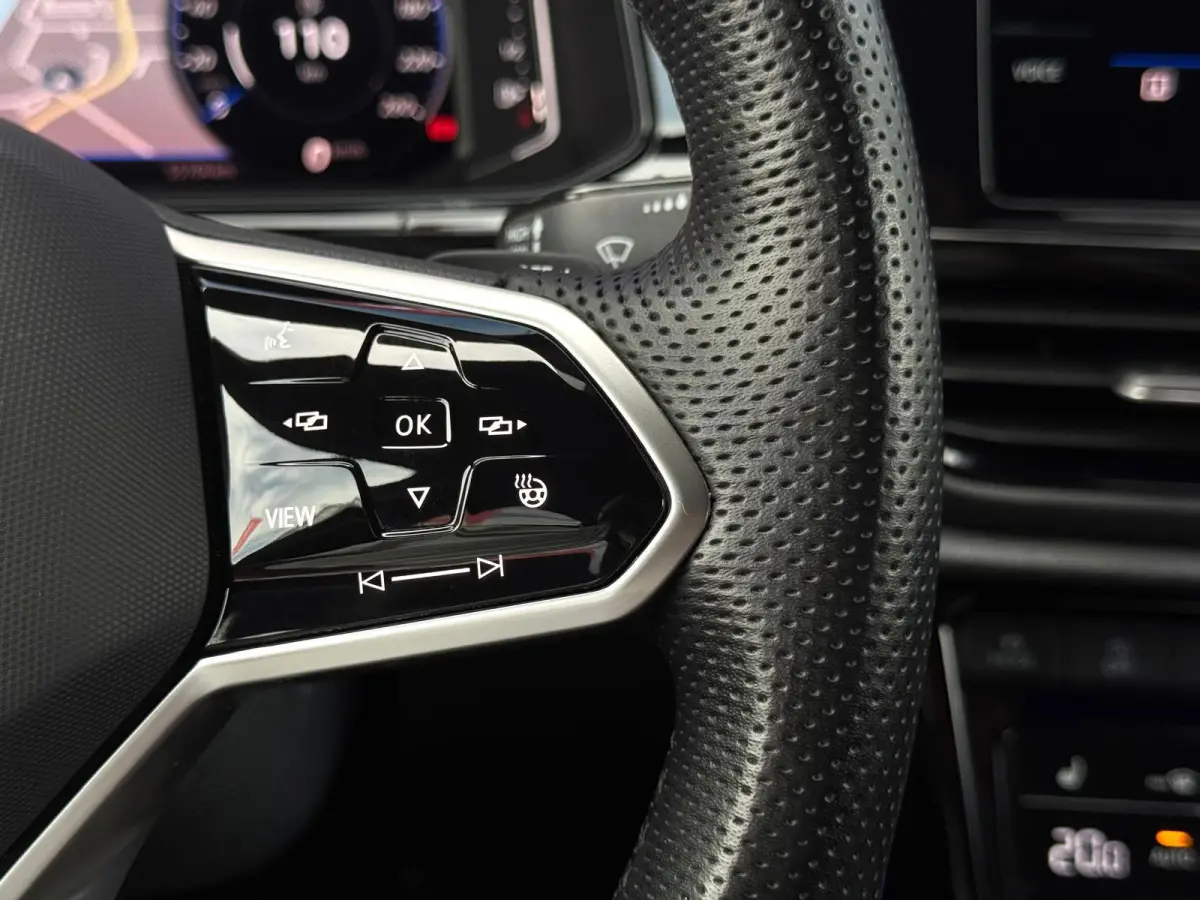 1.5 TSI R-Line 3 X R-Line DSG-7| IQ-Lights | Camera | Parksens |Keyless | Carplay | Black Pakket |