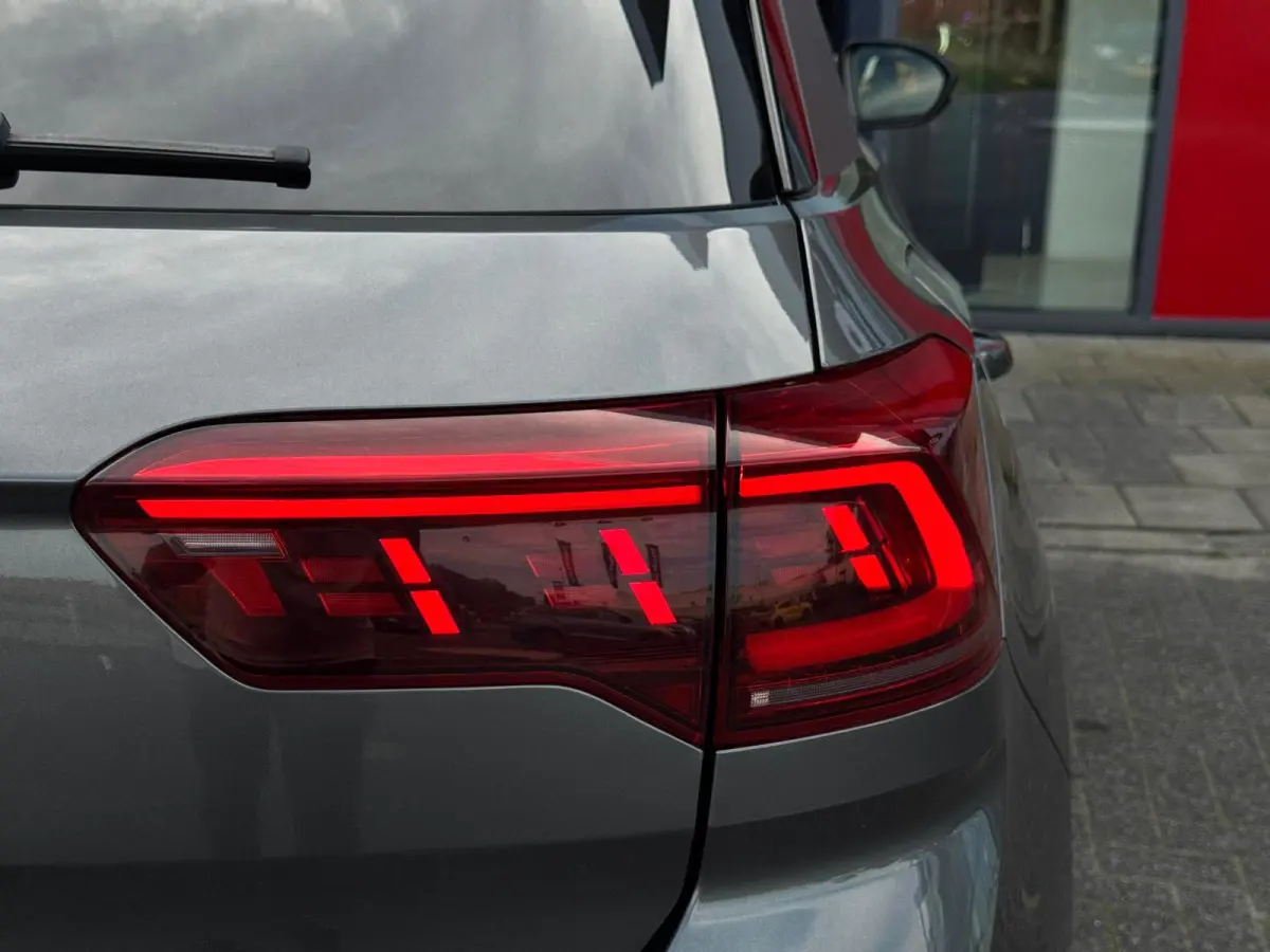 1.5 TSI R-Line 3 X R-Line DSG-7| IQ-Lights | Camera | Parksens |Keyless | Carplay | Black Pakket |