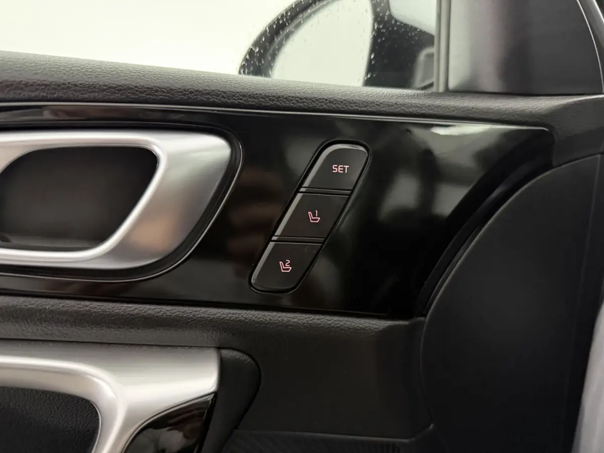 1.0 T-GDi ExecutiveLine | Pano | Camera | Virtual | Carplay | JBL | Memory | Clima | Cruise | LED | NAP
