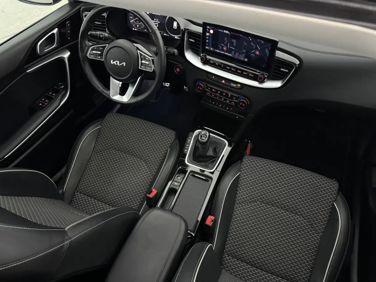 1.0 T-GDi ExecutiveLine | Pano | Camera | Virtual | Carplay | JBL | Memory | Clima | Cruise | LED | NAP