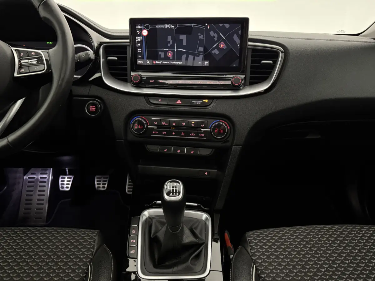 1.0 T-GDi ExecutiveLine | Pano | Camera | Virtual | Carplay | JBL | Memory | Clima | Cruise | LED | NAP