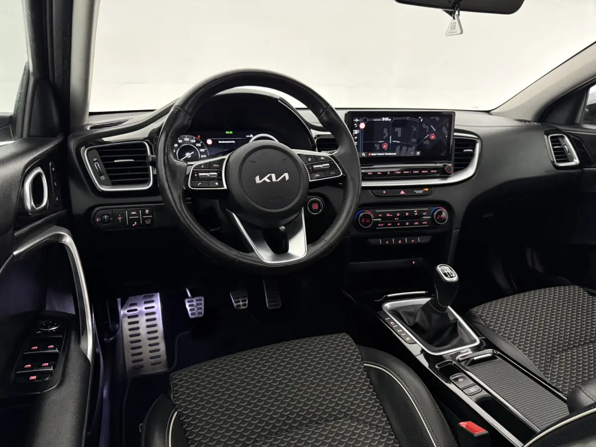 1.0 T-GDi ExecutiveLine | Pano | Camera | Virtual | Carplay | JBL | Memory | Clima | Cruise | LED | NAP