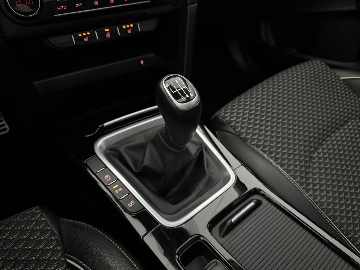 1.0 T-GDi ExecutiveLine | Pano | Camera | Virtual | Carplay | JBL | Memory | Clima | Cruise | LED | NAP