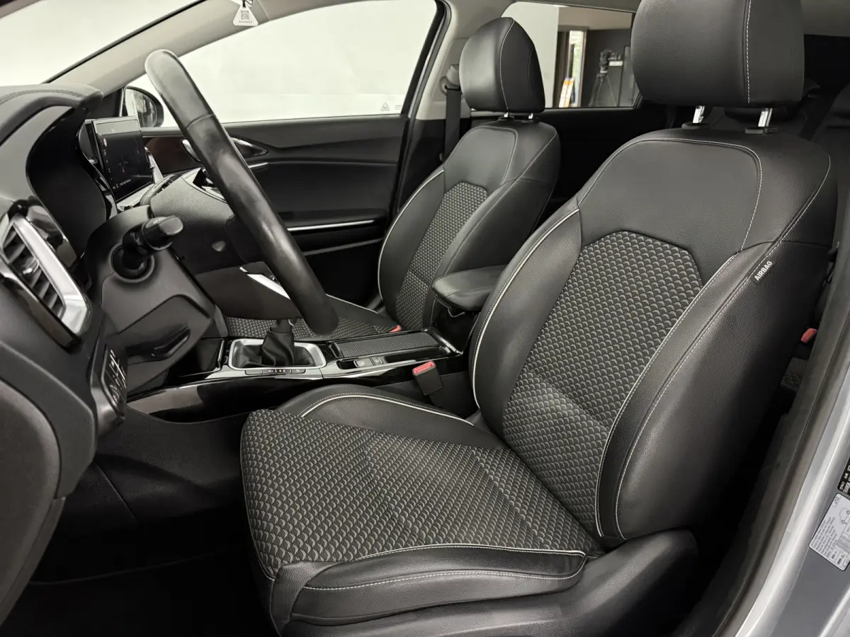 1.0 T-GDi ExecutiveLine | Pano | Camera | Virtual | Carplay | JBL | Memory | Clima | Cruise | LED | NAP
