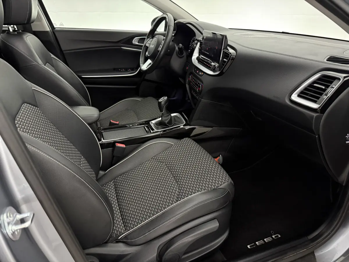 1.0 T-GDi ExecutiveLine | Pano | Camera | Virtual | Carplay | JBL | Memory | Clima | Cruise | LED | NAP