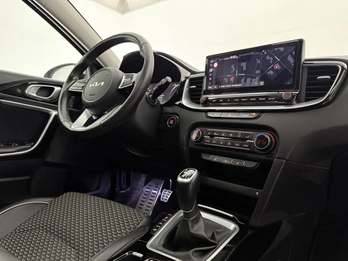 1.0 T-GDi ExecutiveLine | Pano | Camera | Virtual | Carplay | JBL | Memory | Clima | Cruise | LED | NAP