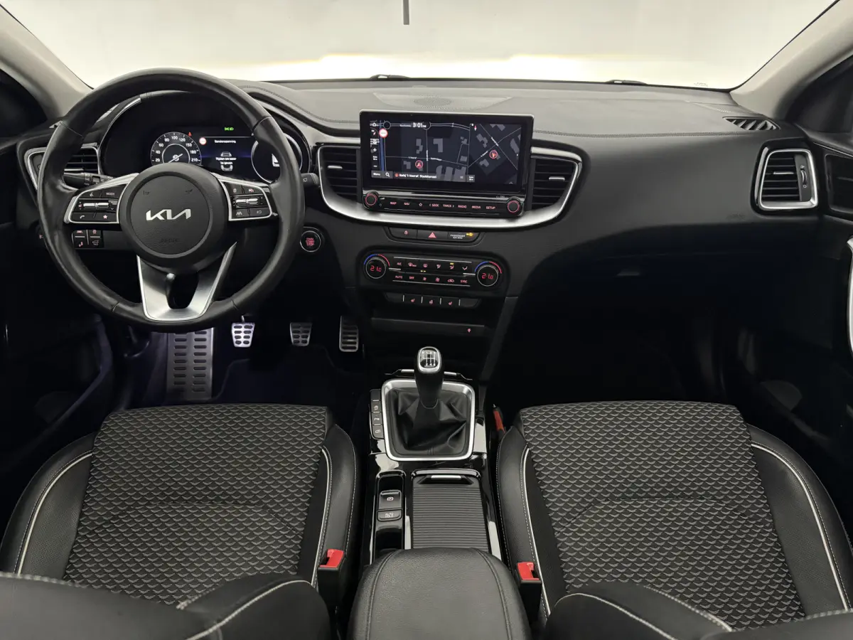 1.0 T-GDi ExecutiveLine | Pano | Camera | Virtual | Carplay | JBL | Memory | Clima | Cruise | LED | NAP