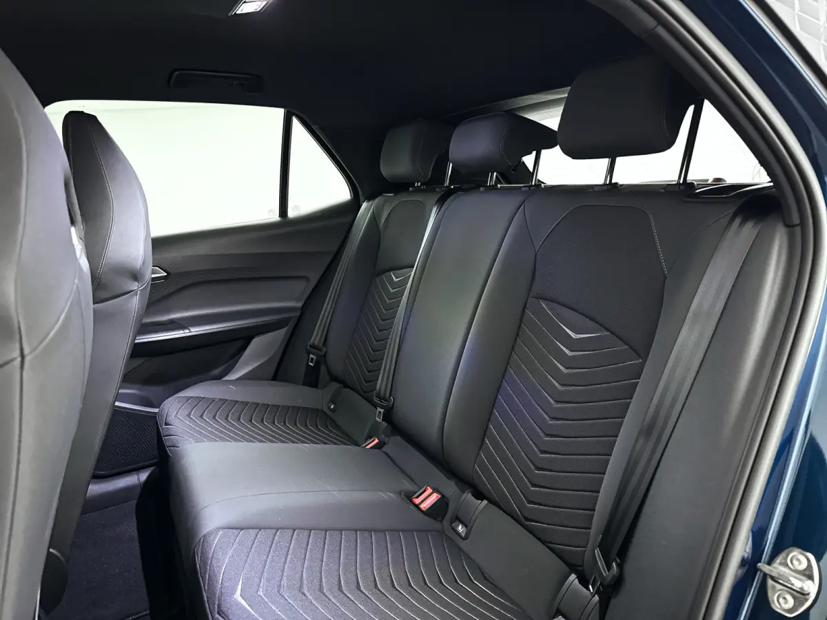 Business 62 kWh | Park assist | Full LED | Cruise control