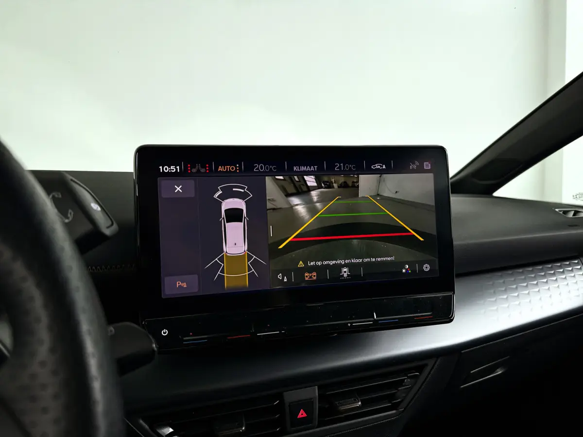 Business 62 kWh | Park assist | Full LED | Cruise control