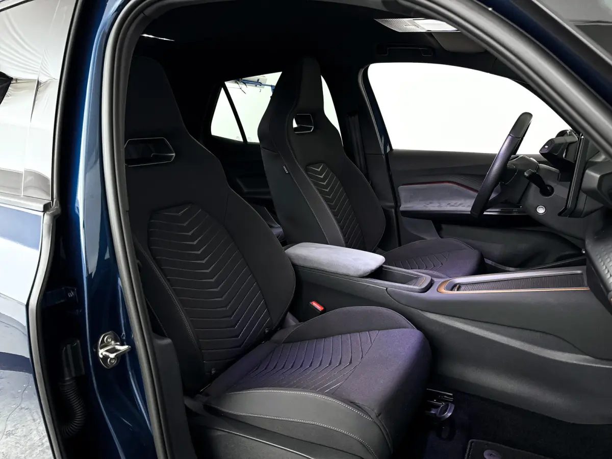 Business 62 kWh | Park assist | Full LED | Cruise control