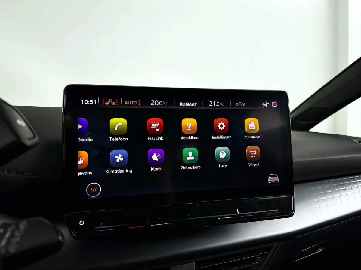 Business 62 kWh | Park assist | Full LED | Cruise control