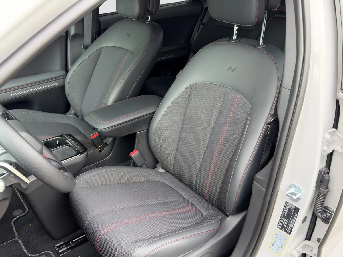 N Line Business 84 kWh 229pk RWD | Carplay | 20-inch Velgen | Halfleder | LED | DAB | Climate | Adaptive Cruise | Handsfree achterklep | Stoel- en stuurverwarming | Bose Audio |Warmtepomp | 