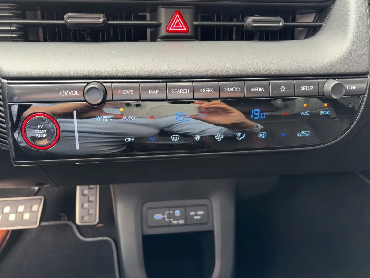 N Line Business 84 kWh 229pk RWD | Carplay | 20-inch Velgen | Halfleder | LED | DAB | Climate | Adaptive Cruise | Handsfree achterklep | Stoel- en stuurverwarming | Bose Audio |Warmtepomp | 