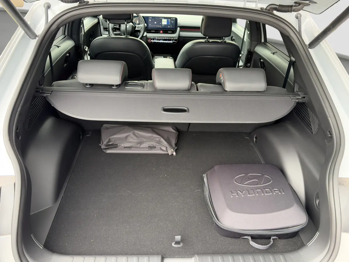 N Line Business 84 kWh 229pk RWD | Carplay | 20-inch Velgen | Halfleder | LED | DAB | Climate | Adaptive Cruise | Handsfree achterklep | Stoel- en stuurverwarming | Bose Audio |Warmtepomp | 