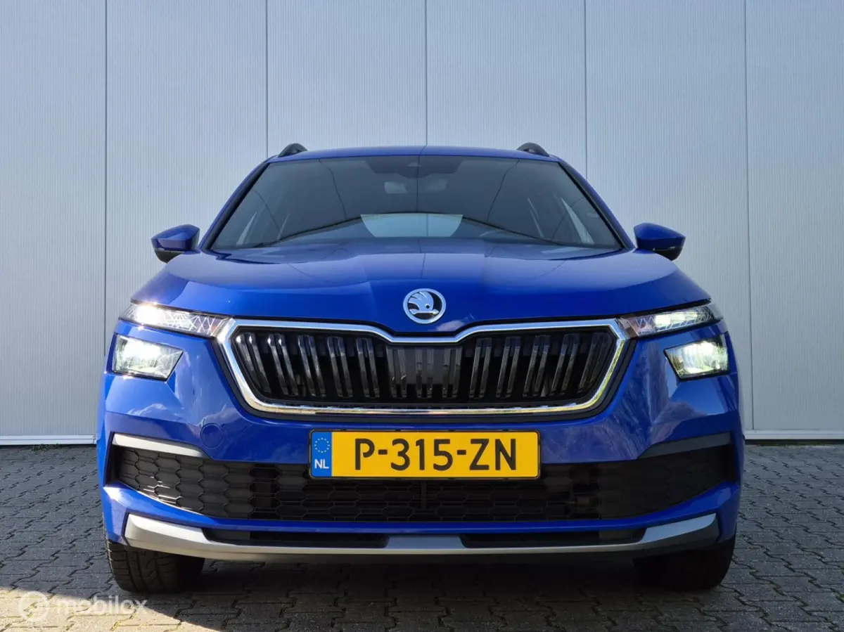 1.0 TSI SPORT AUTOMAAT/CAMERA/LED/STOELVERWARMING/CARPLAY