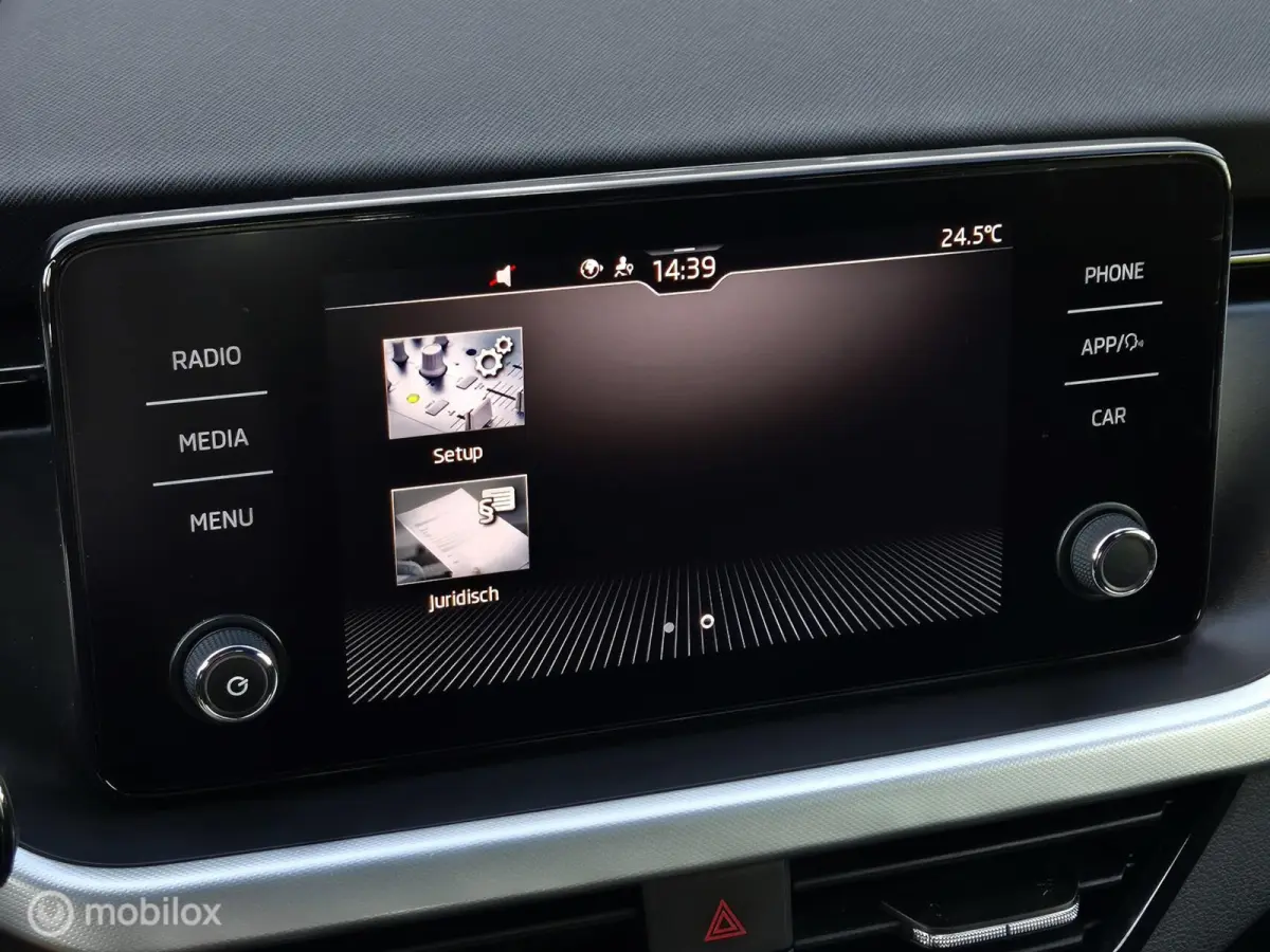 1.0 TSI SPORT AUTOMAAT/CAMERA/LED/STOELVERWARMING/CARPLAY