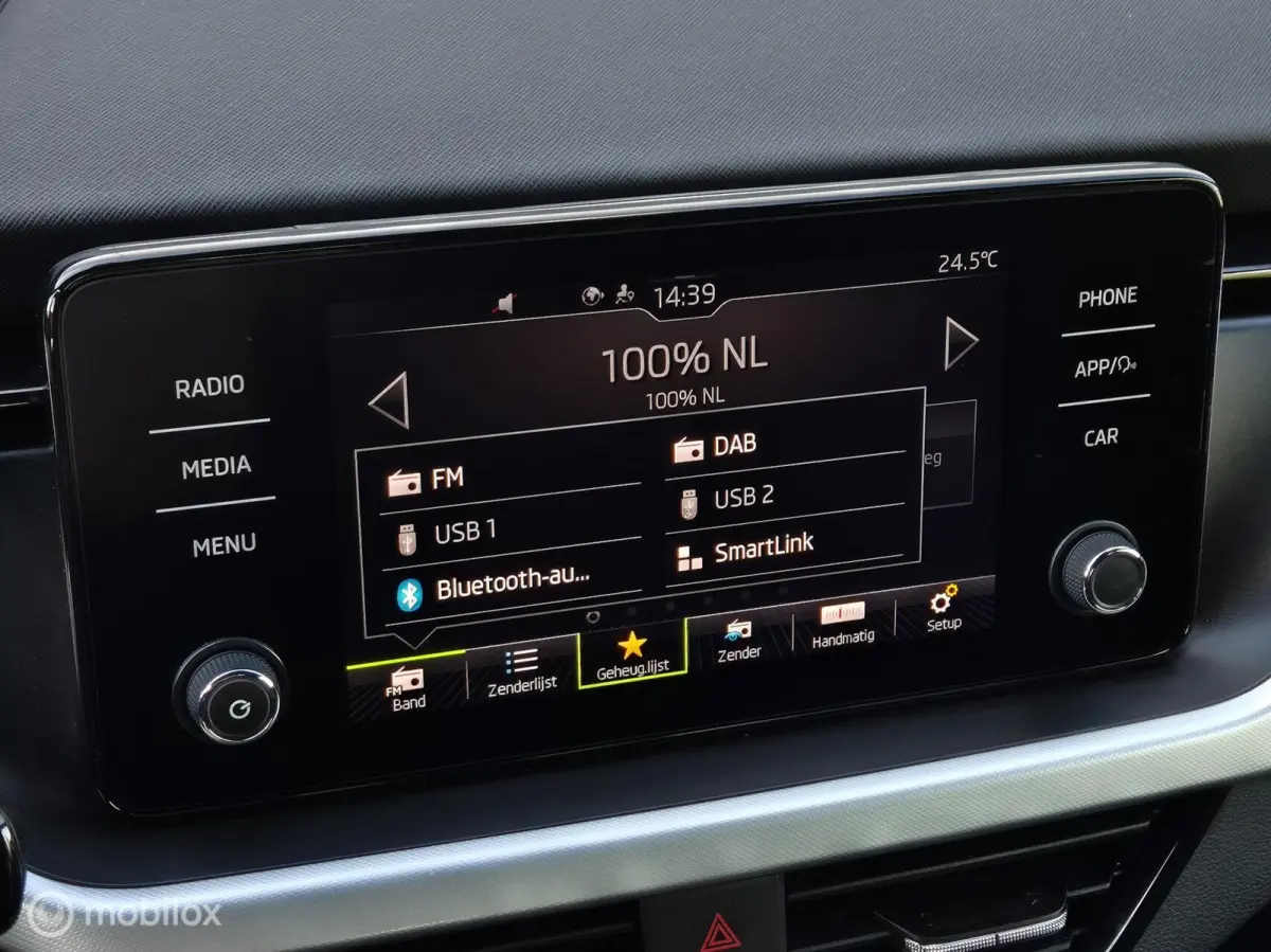 1.0 TSI SPORT AUTOMAAT/CAMERA/LED/STOELVERWARMING/CARPLAY