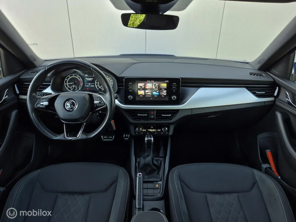 1.0 TSI SPORT AUTOMAAT/CAMERA/LED/STOELVERWARMING/CARPLAY
