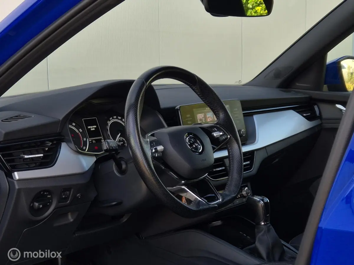 1.0 TSI SPORT AUTOMAAT/CAMERA/LED/STOELVERWARMING/CARPLAY