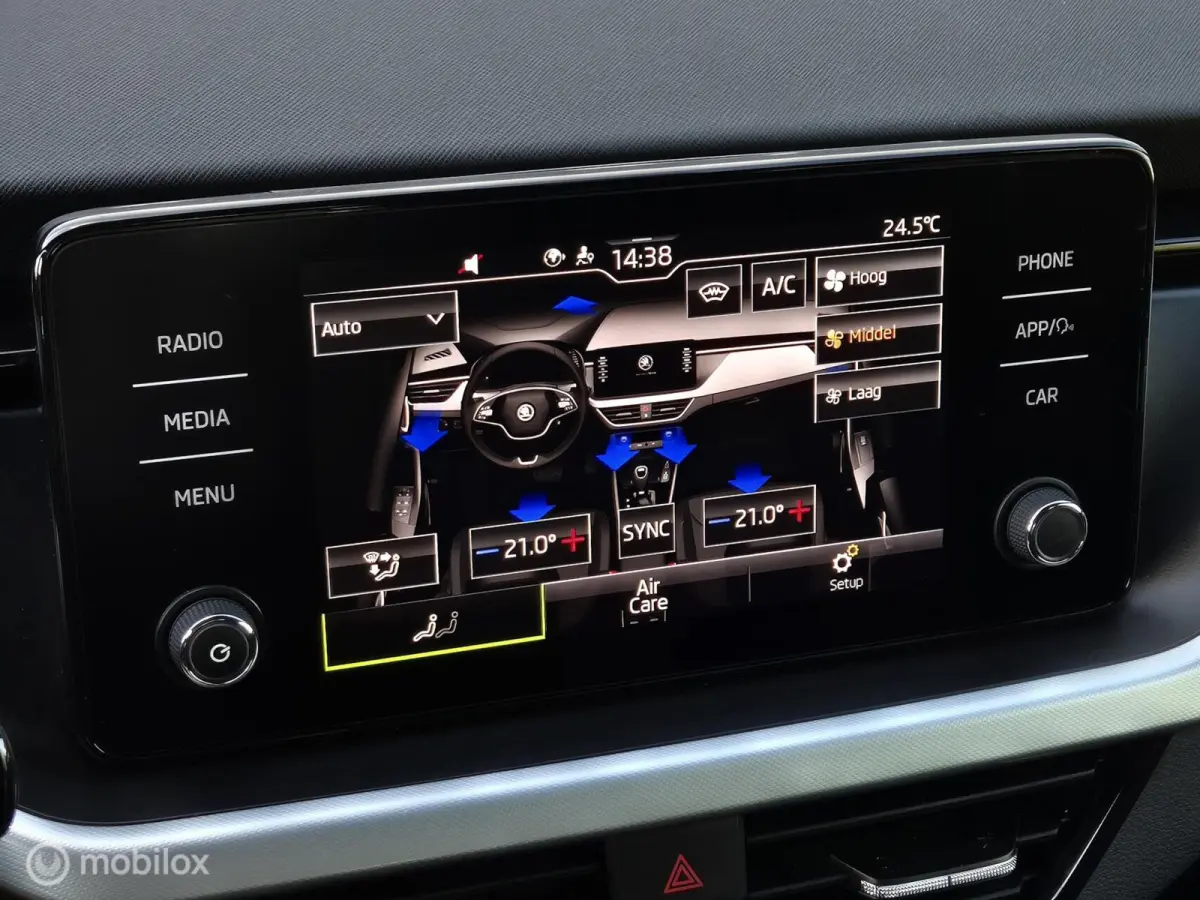 1.0 TSI SPORT AUTOMAAT/CAMERA/LED/STOELVERWARMING/CARPLAY