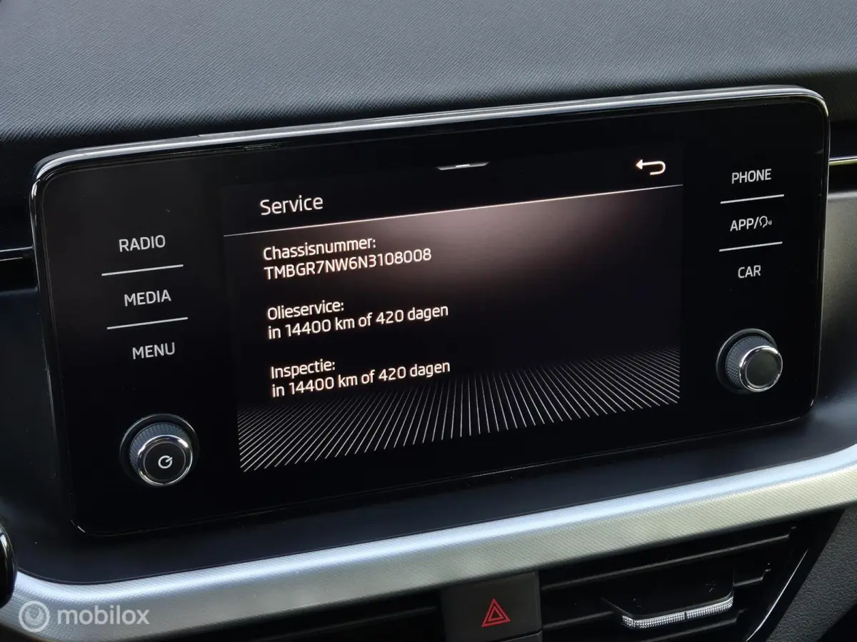 1.0 TSI SPORT AUTOMAAT/CAMERA/LED/STOELVERWARMING/CARPLAY
