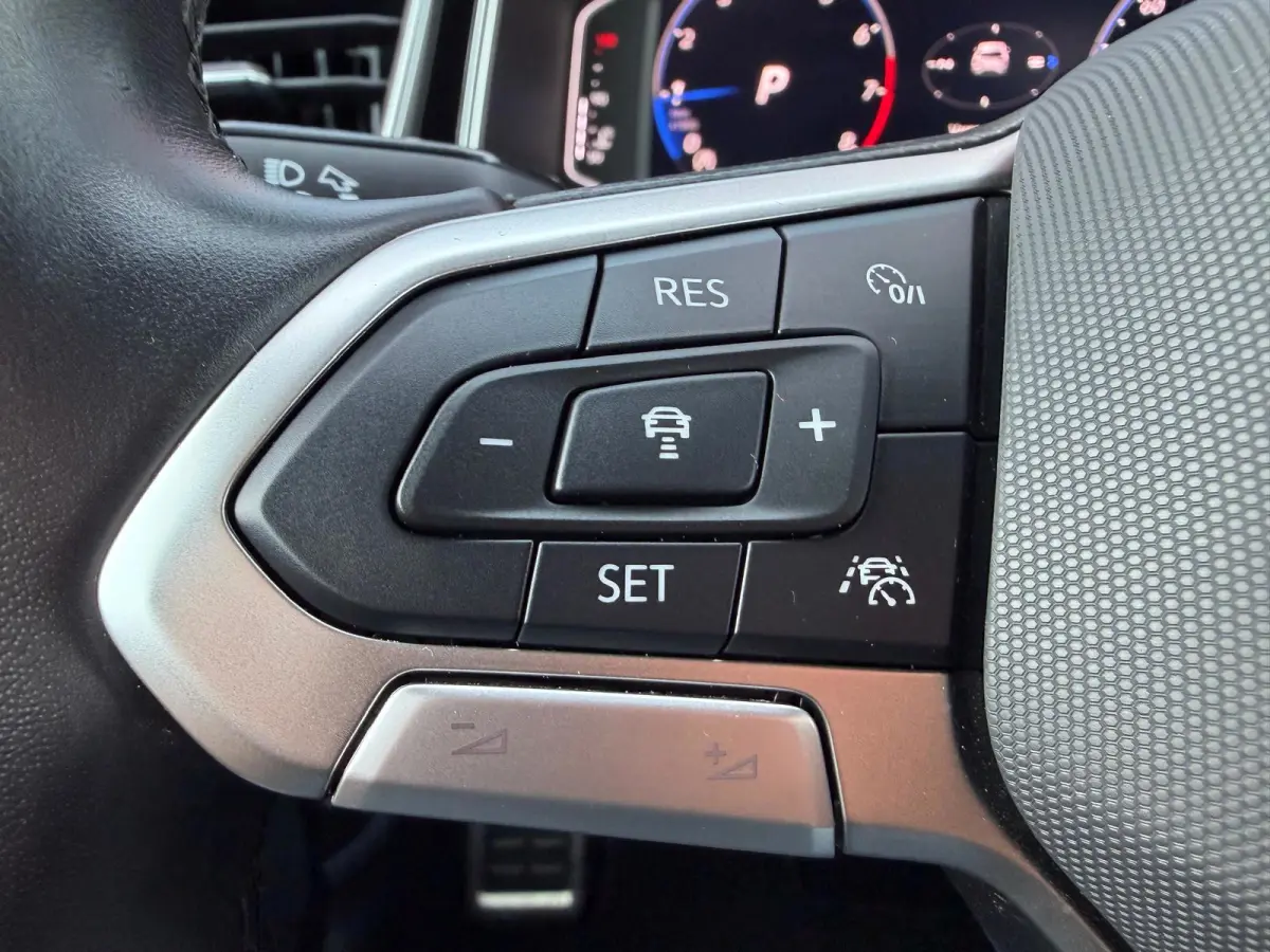 1.5 TSI 3 X R-Line DSG-7 | Camera | Parksens | IQ-Lights | Stoelverwarming | Keyless | Carplay |