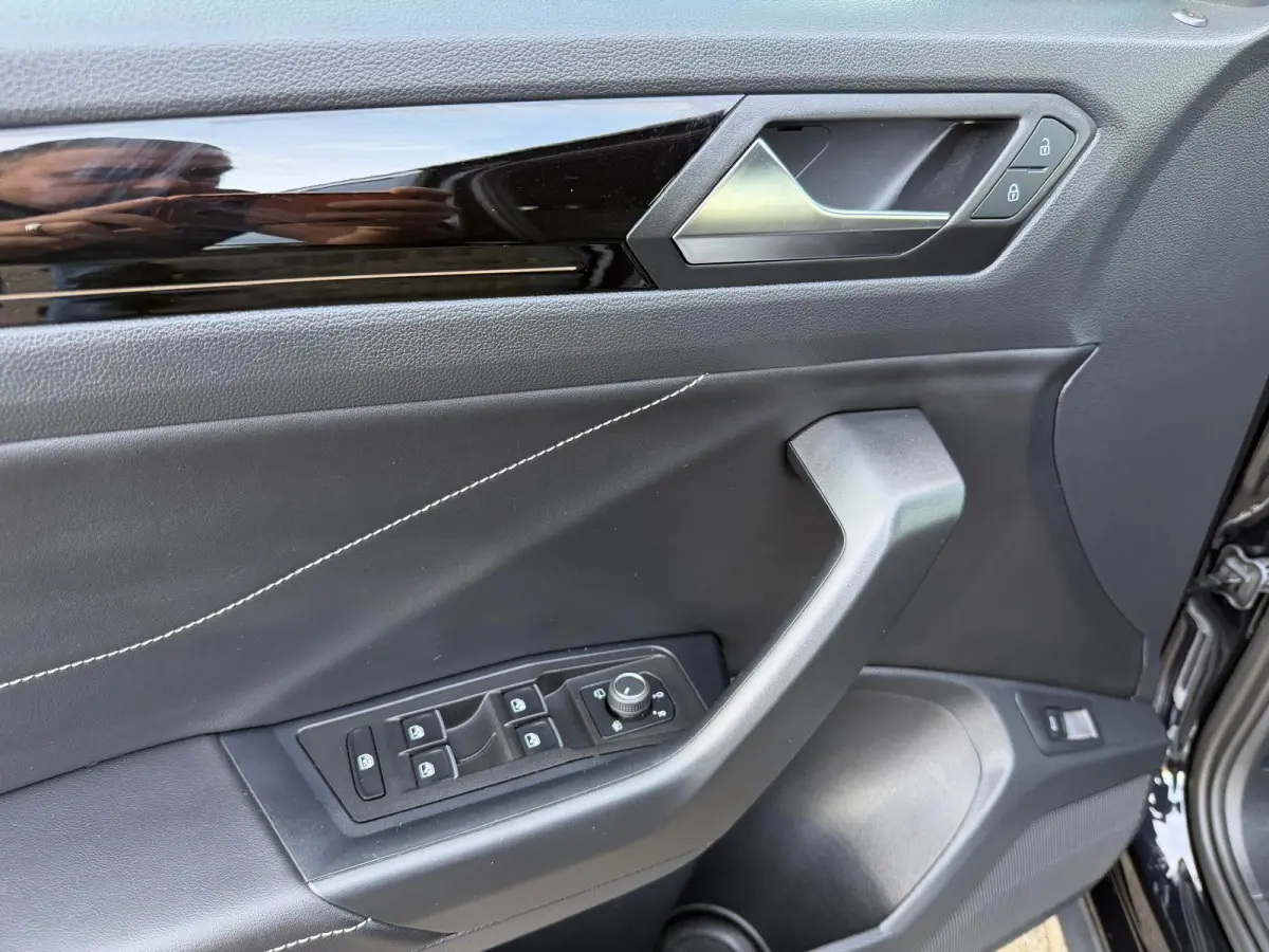 1.5 TSI 3 X R-Line DSG-7 | Camera | Parksens | IQ-Lights | Stoelverwarming | Keyless | Carplay |