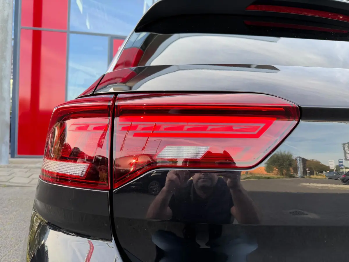 1.5 TSI 3 X R-Line DSG-7 | Camera | Parksens | IQ-Lights | Stoelverwarming | Keyless | Carplay |