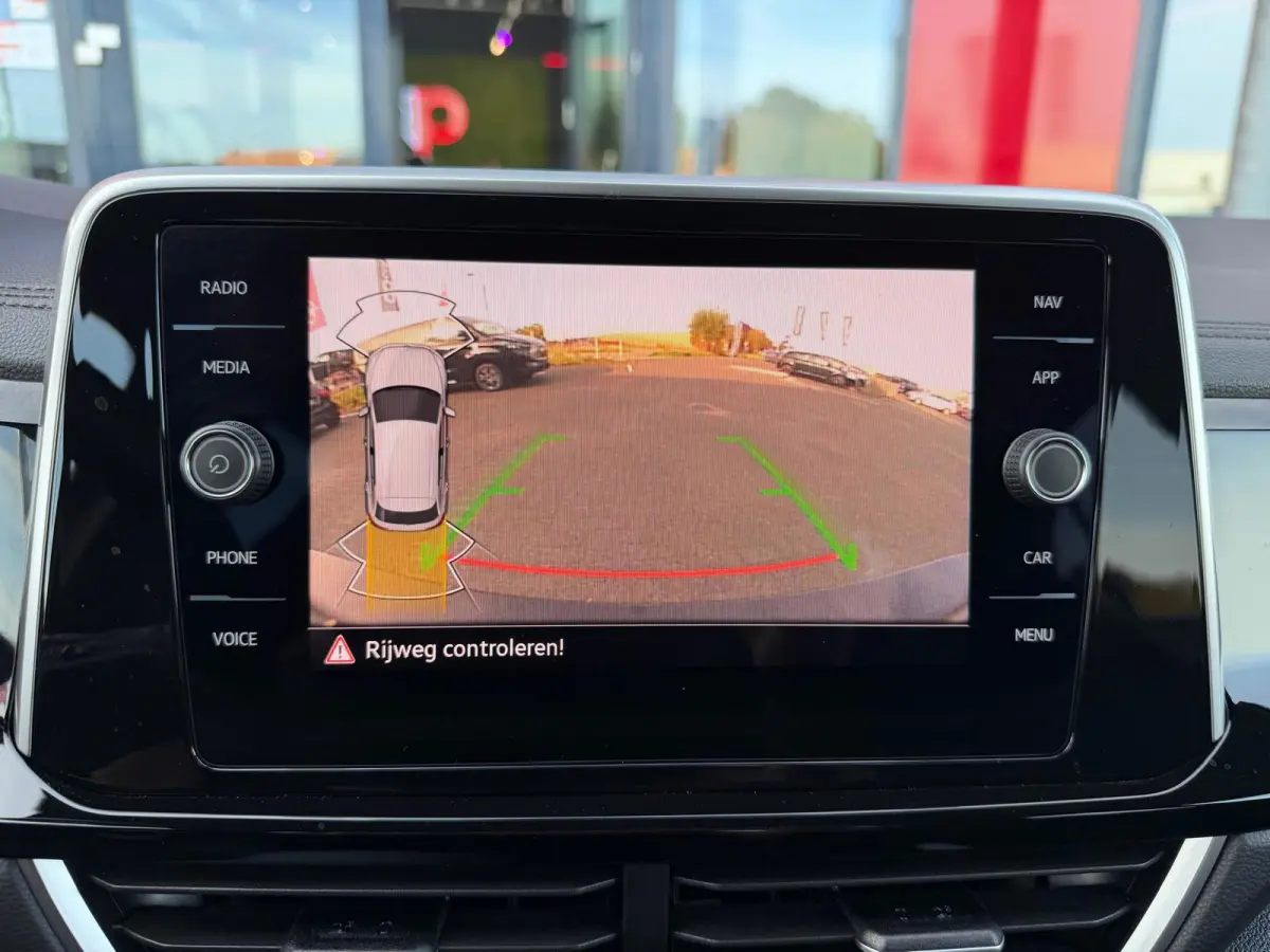 1.5 TSI 3 X R-Line DSG-7 | Camera | Parksens | IQ-Lights | Stoelverwarming | Keyless | Carplay |