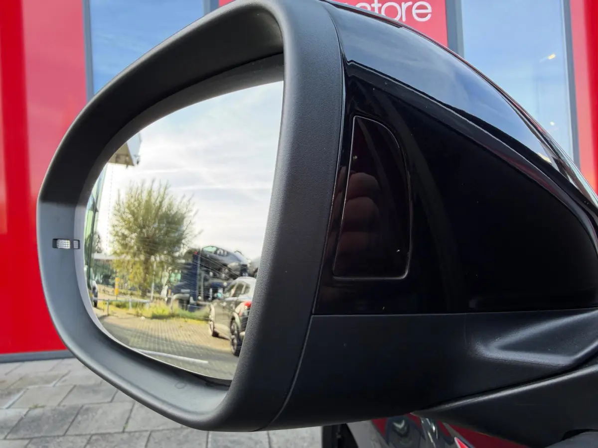 1.5 TSI 3 X R-Line DSG-7 | Camera | Parksens | IQ-Lights | Stoelverwarming | Keyless | Carplay |