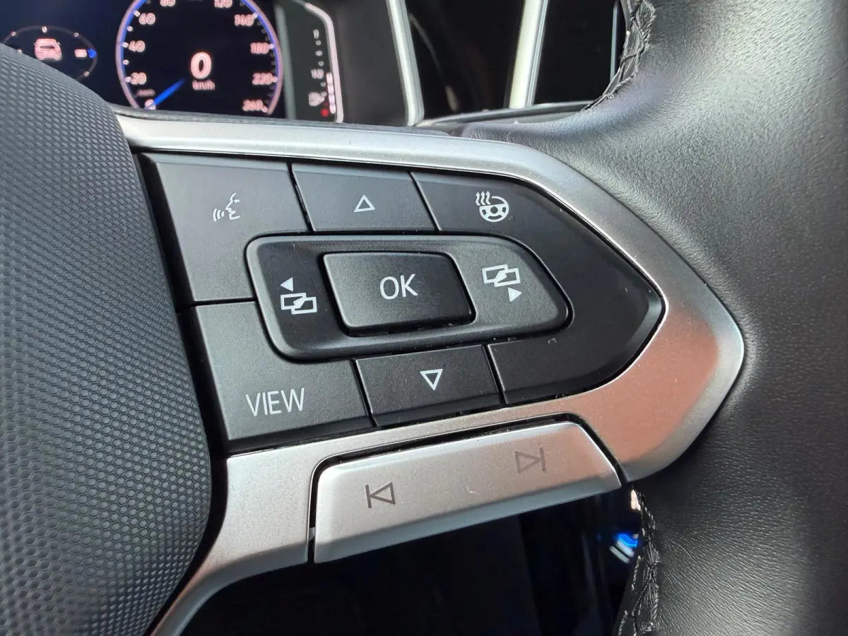 1.5 TSI 3 X R-Line DSG-7 | Camera | Parksens | IQ-Lights | Stoelverwarming | Keyless | Carplay |