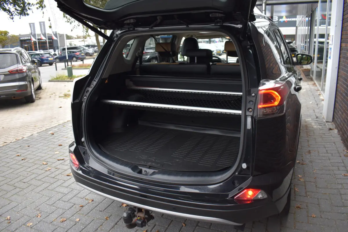 2.5 Hybrid ECC PANODAK LEDER LMV NAVI
