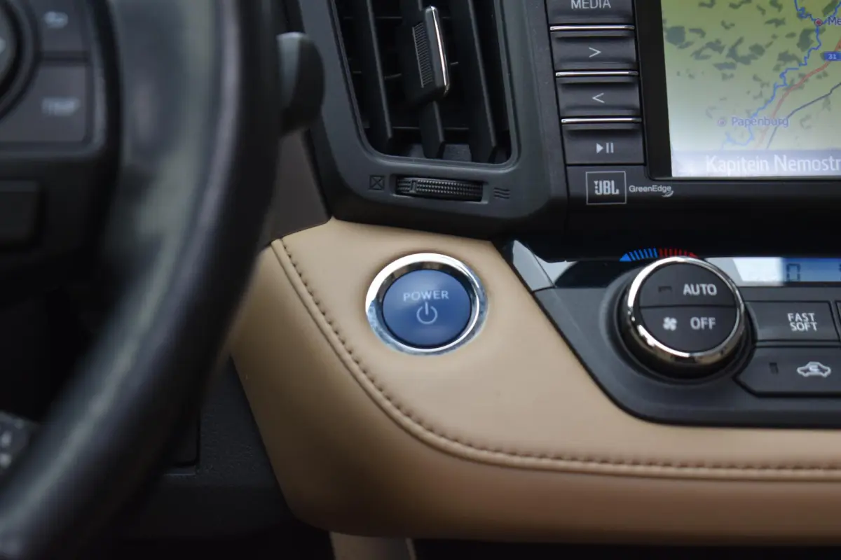 2.5 Hybrid ECC PANODAK LEDER LMV NAVI