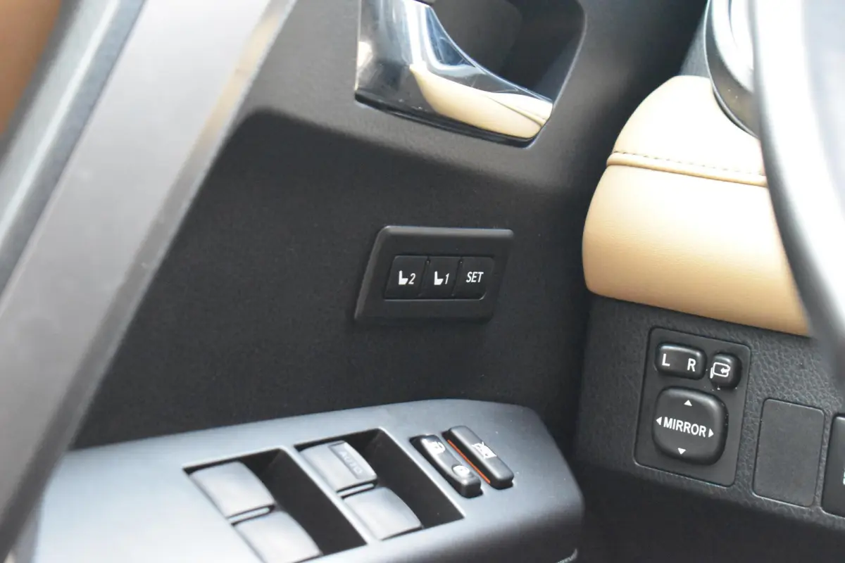 2.5 Hybrid ECC PANODAK LEDER LMV NAVI