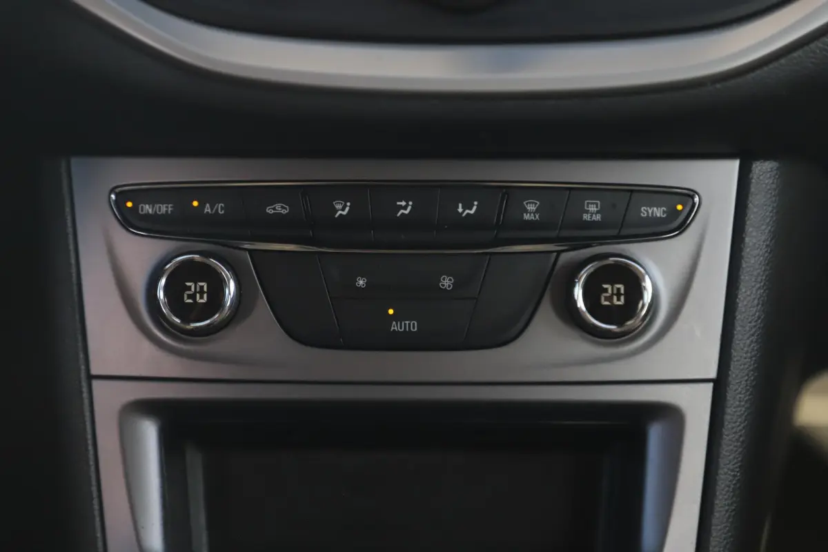 1.2 Business Edition 131PK Trekhaak Navigatie Achteruitrijcamera Carplay Android LMV Climate Cruise Control
