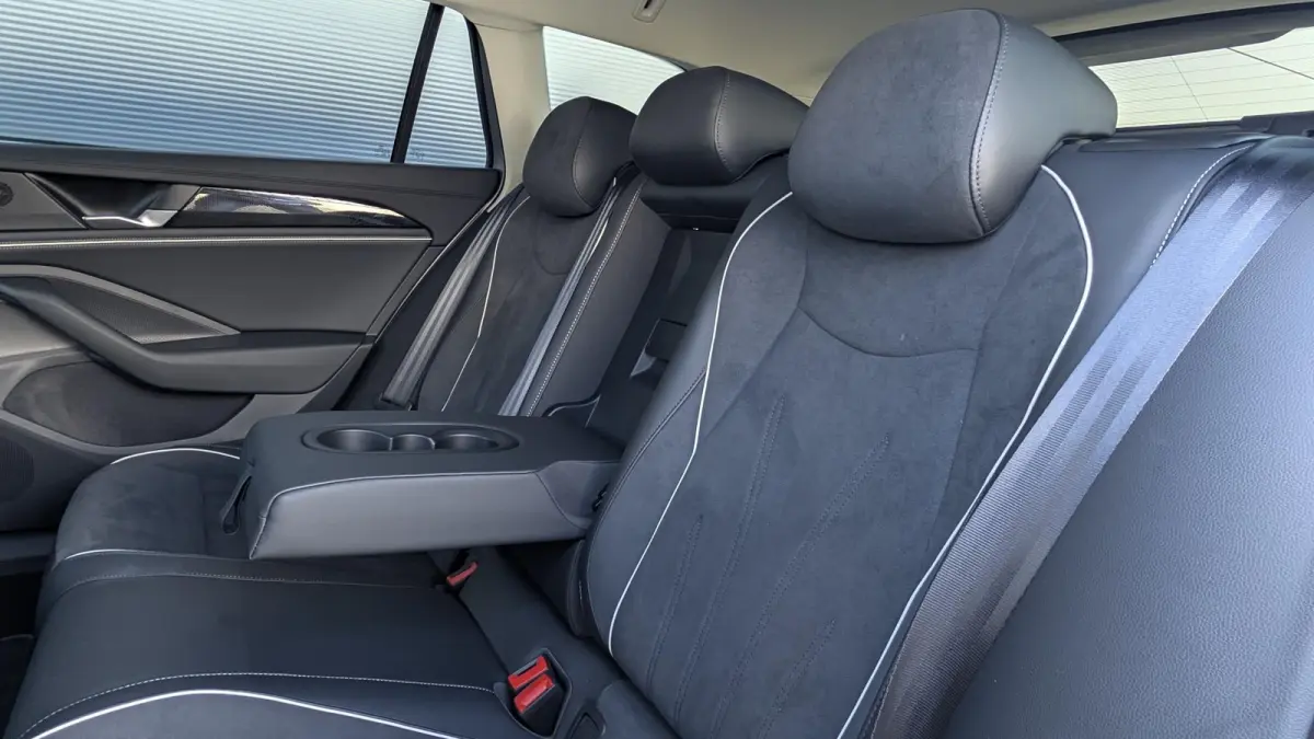 1.5 eHybrid 204pk DSG Business | SoH 100% | DCC | Navigatie | Ergo Comfortstoelen
