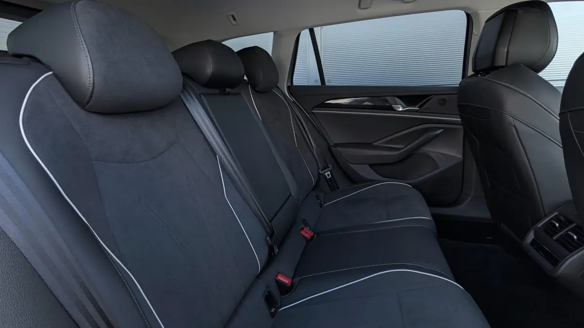 1.5 eHybrid 204pk DSG Business | SoH 100% | DCC | Navigatie | Ergo Comfortstoelen