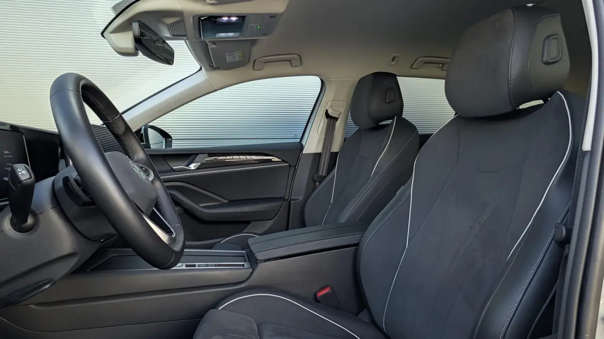 1.5 eHybrid 204pk DSG Business | SoH 100% | DCC | Navigatie | Ergo Comfortstoelen