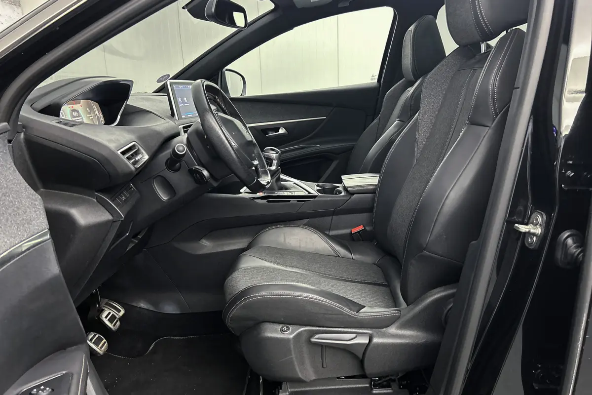 1.2 PureTech GT-Line | Camera | Panoramadak | Half lederen bekleding