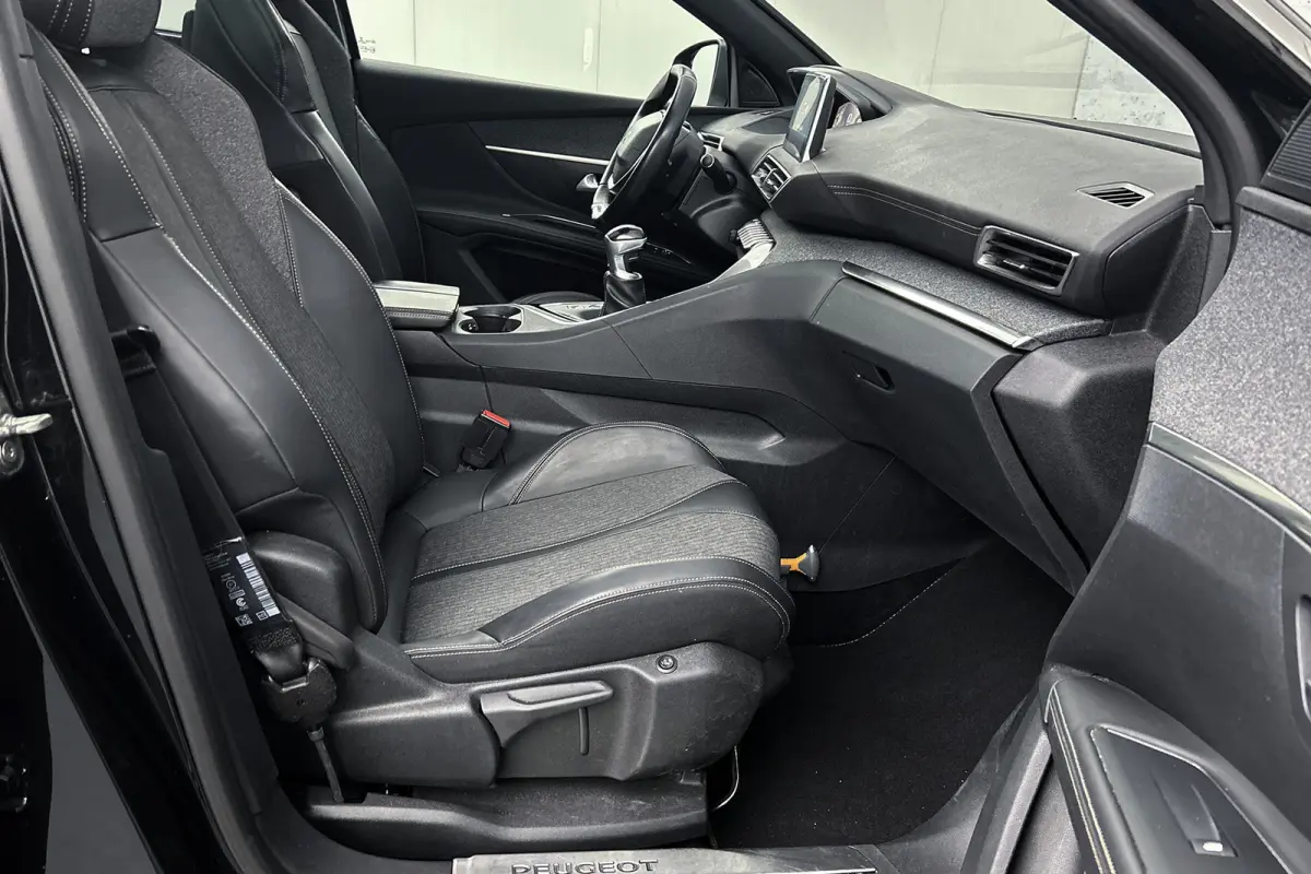 1.2 PureTech GT-Line | Camera | Panoramadak | Half lederen bekleding
